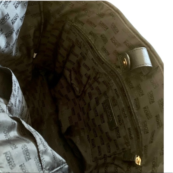 Michael Kors Leather Jet Set Tote - Picture 4 of 6